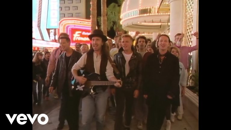 U2 – I Still Haven’t Found What I’m Looking For (Official Music Video)