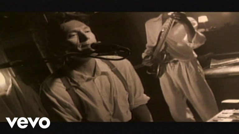 Steve Winwood – Roll With It
