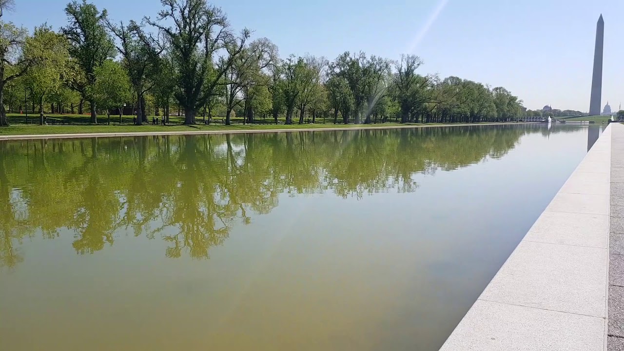 Walking to Lincoln Memorial