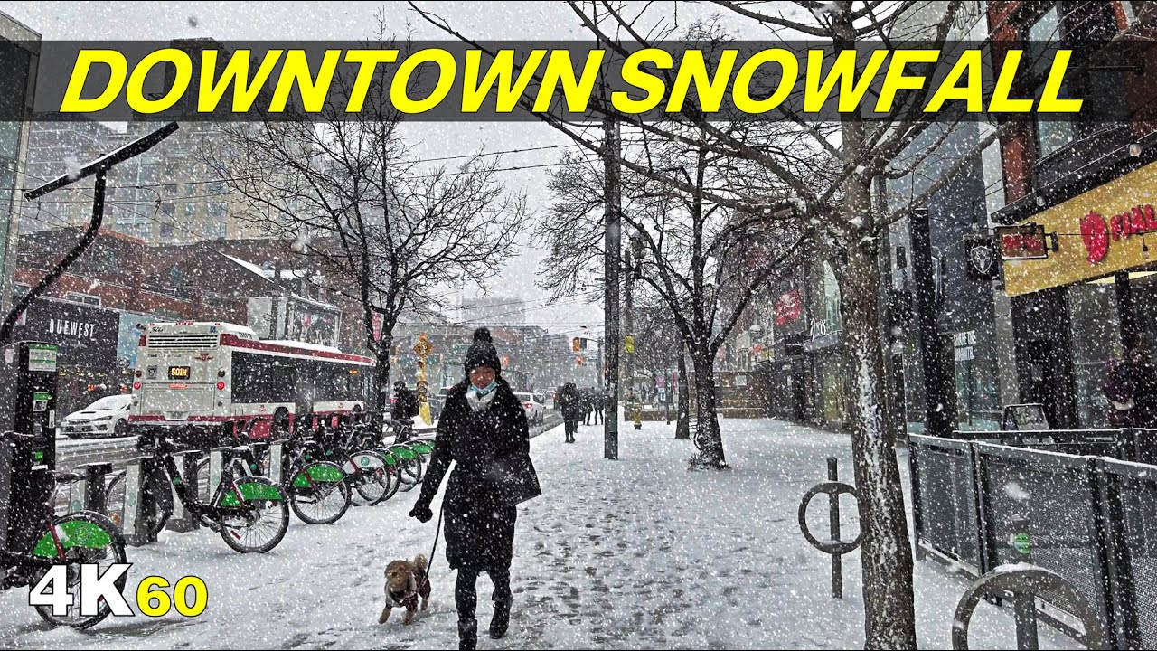 Downtown Winter Snowfall Toronto Walk (Dec 27, 2021)