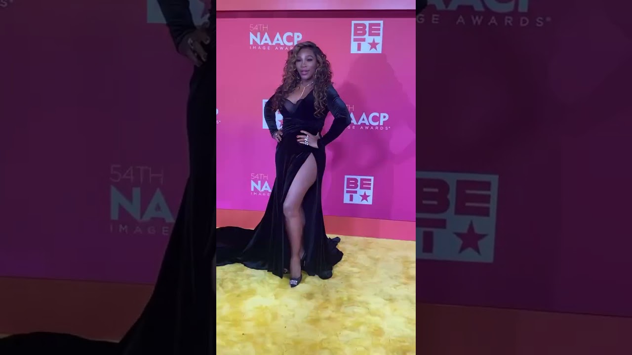 Serena Williams Is Giving Us Legs For Days #NAACPImageAwards23 #shorts #SerenaWilliams #Redcarpet