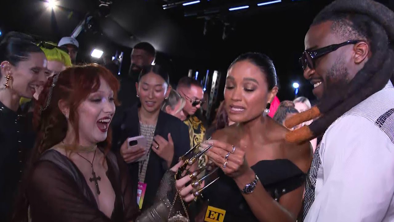 Chappell Roan CRASHES Shaboozey’s VMAs Interview and Shows Off Her CLAWS (Exclusive)