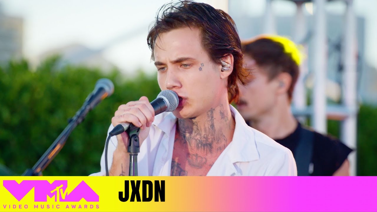 Chappell Roan’s “Hot To Go” Gets a Pop-Punk Cover by JXDN | MTV Live: VMA Countdown