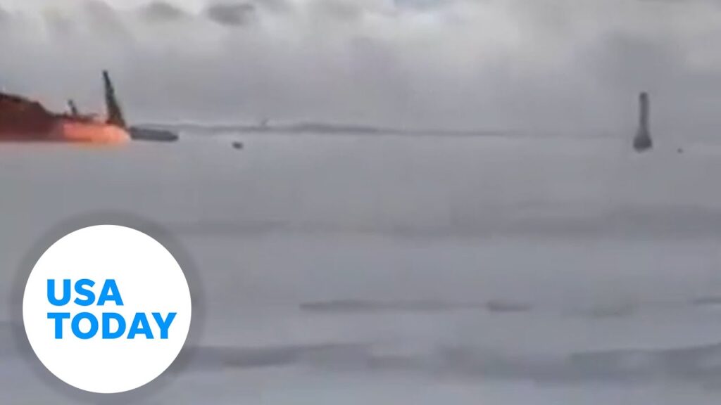 Dramatic video shows Delta plane crash at Toronto airport | USA TODAY