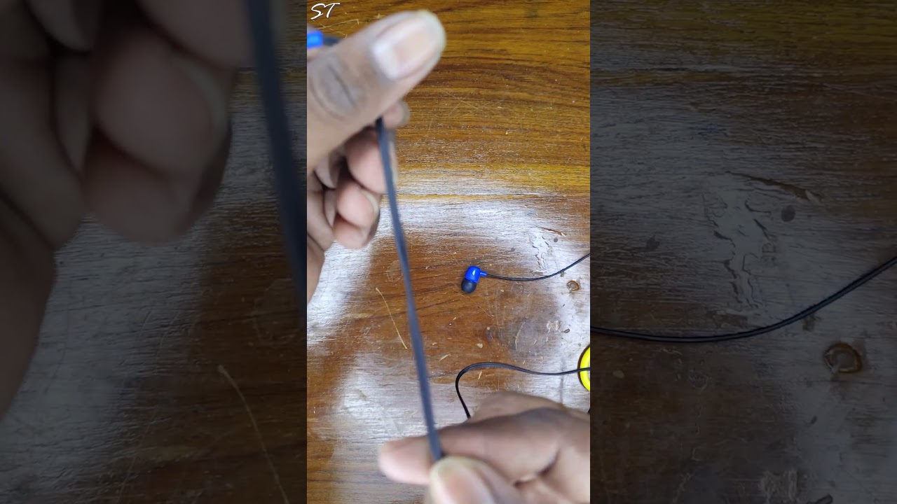 SKULLCANDY || S2DUYK-M712 || WIRED || EARPHONES || WITH MIC || 499/-|| CHEAP ! ||