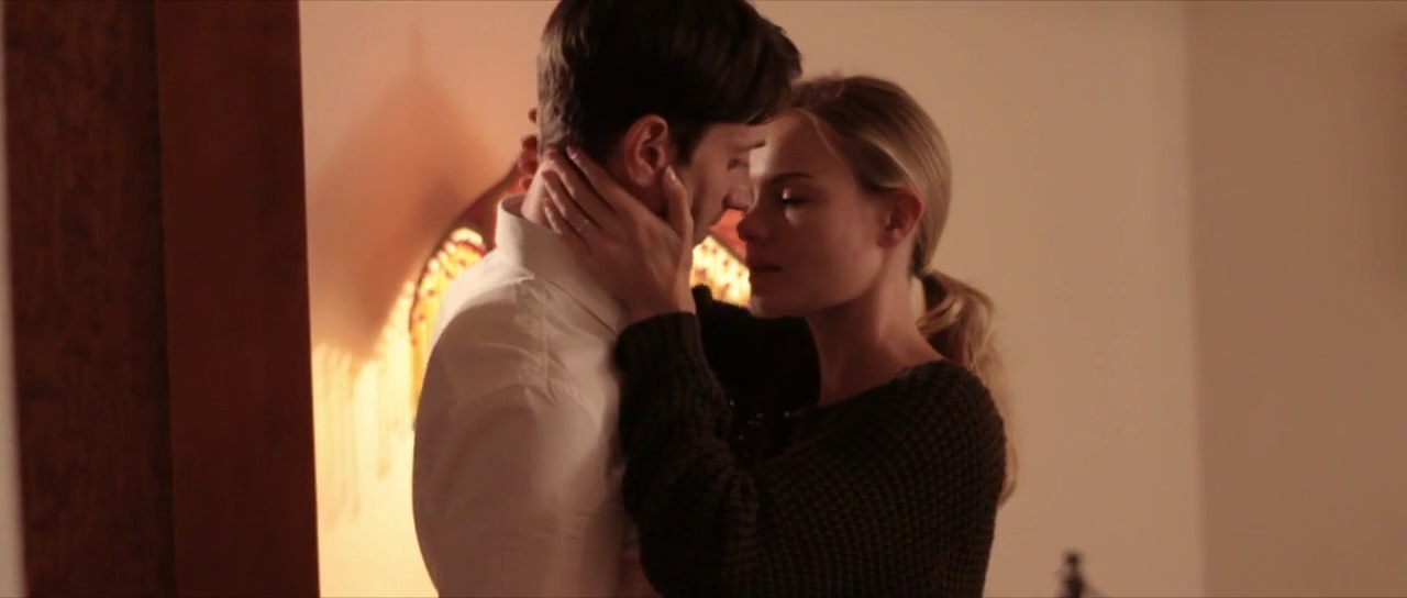 A married woman (Bosworth) enters into an affair with a younger man HD ( Drama )