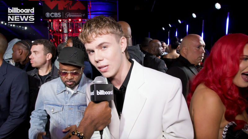 The Kid LAROI Praises Bailey Zimmerman & Talks Performance With Him | MTV VMAs 2025