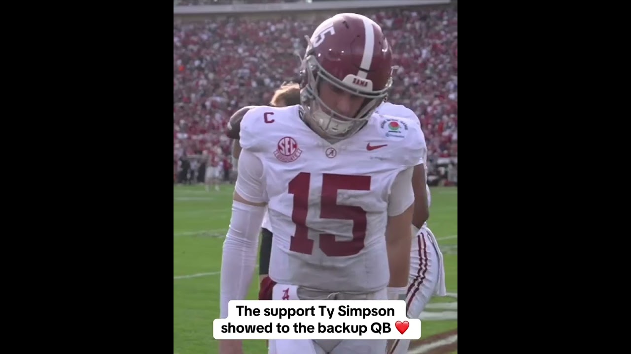 Alabama QB Ty Simpson was taken out of the Rose Bowl due to injury & showed love to the backup 🙌