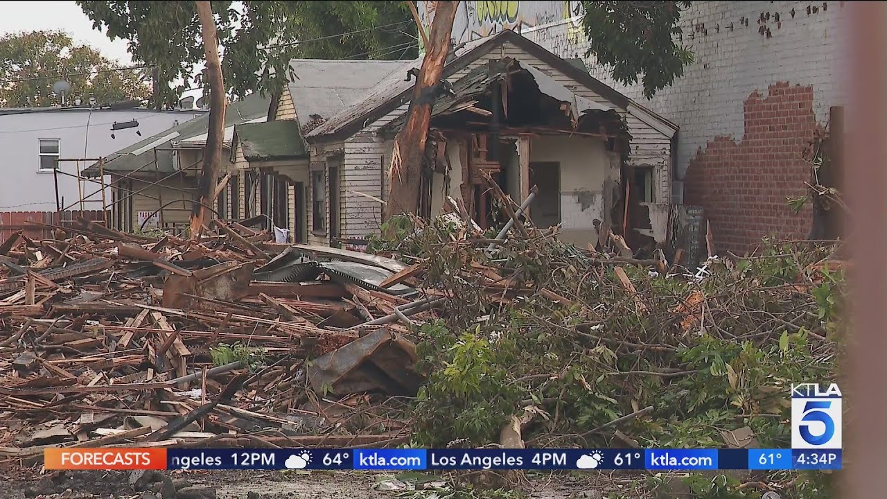 Historic Hollywood hotel goes up in flames