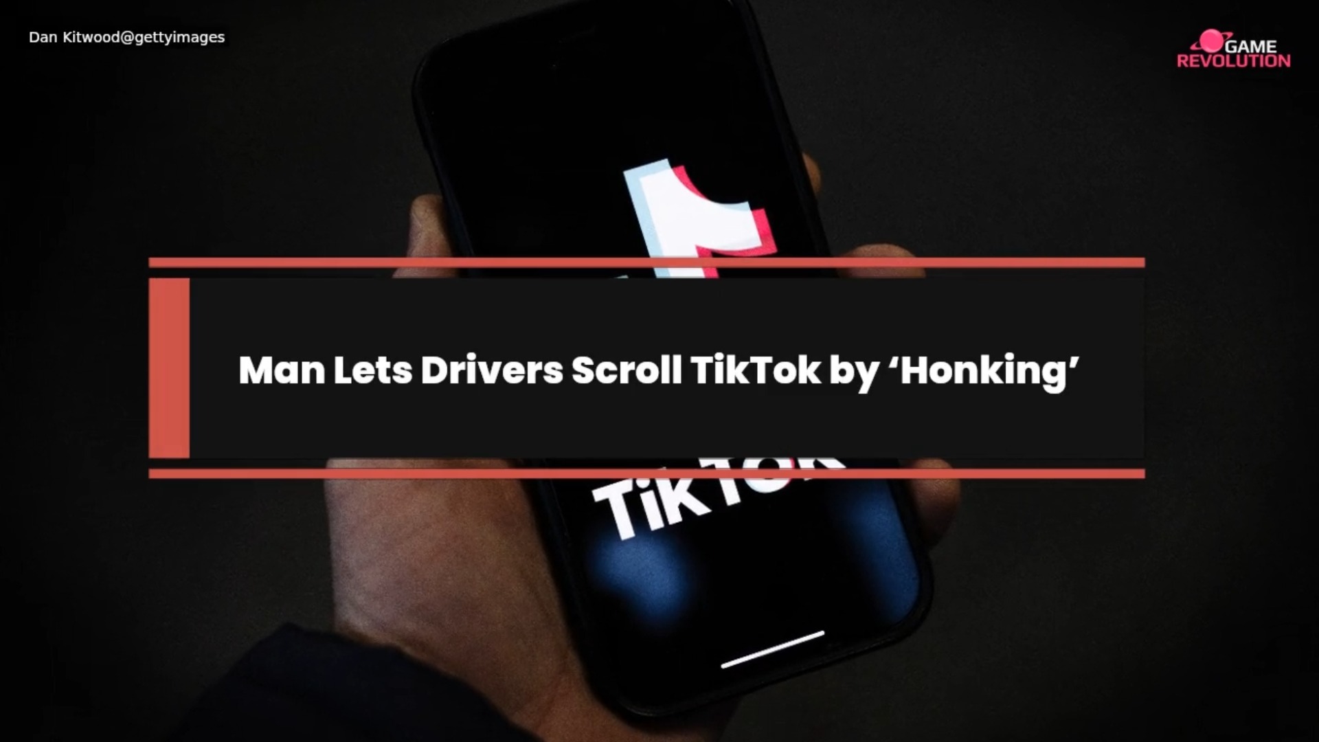 Man Lets Drivers Scroll TikTok by ‘Honking’