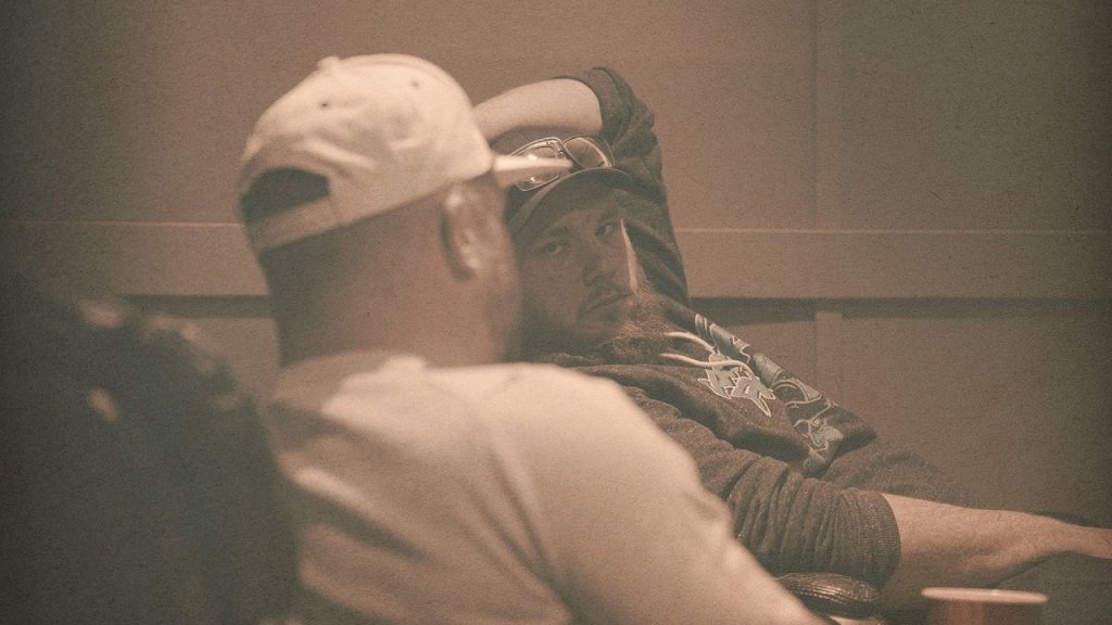 Cody Johnson, Luke Combs – Shoot The Bull (Visualizer)
