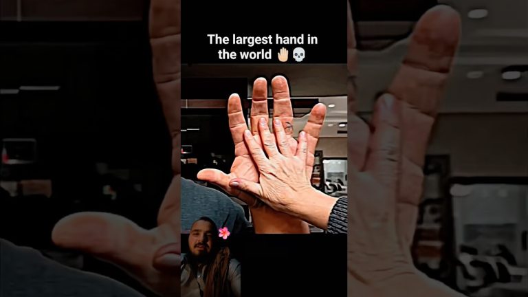 The largest hand in the world 😱🥵#motivation #viralvideo #usashorts #shortsfeed