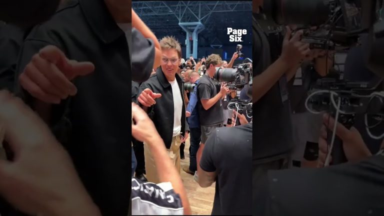 Gronk just took a BATH in Raising Canes sauce at Fanatics Fest in NYC 🍗🏈 #shorts