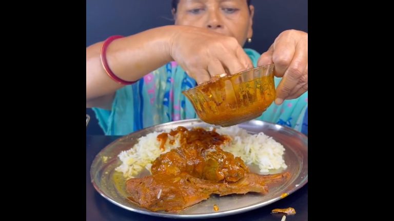 SPICY CHICKEN CURRY🔥 BASMATI RICE || #shorts #mukbangn #asmreating #mukbangasmr #asmr